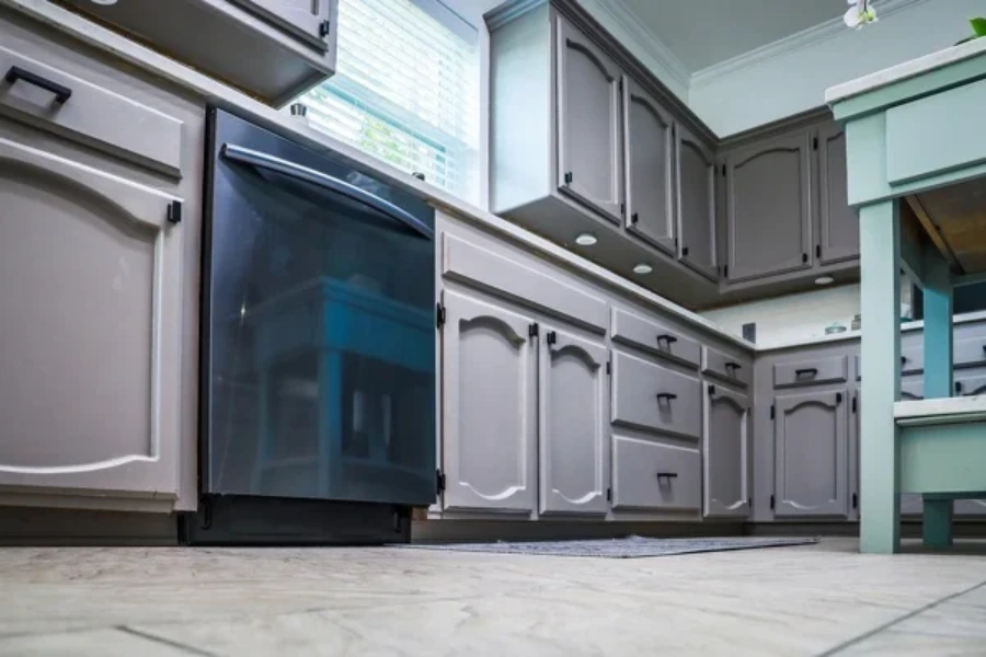 Reliable Cabinet Painting in Hendersonville, NC Reliable Cabinet Painting in Hendersonville, NC